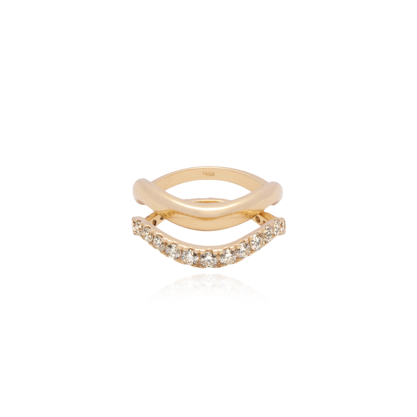 Pavè Diamond Wave Ring - Nisi Jewelry - Delux Jewels Luxury jewelry Fine jewelry Designer jewelry High-end jewelry Premium jewelry Elegant jewelry Diamond rings Gold necklaces Gemstone earrings Luxury bracelets Statement jewelry Wedding bands Engagement rings Custom jewelry Buy luxury jewelry online Affordable luxury jewelry Handmade fine jewelry Jewelry for gifts Unique jewelry pieces Jewelry store online